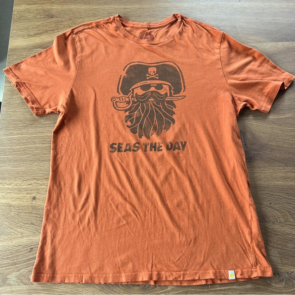 Men’s Life is Good short sleeve tee